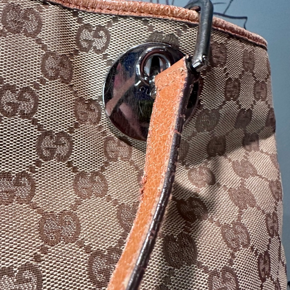 Gucci GG Logo Vintage Canvas Shoulder Bag - Picture 4 of 15